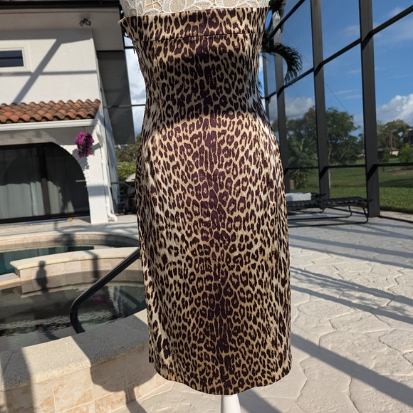 Elie Tahari gorgeous dress. Animal print. - Picture 8 of 9